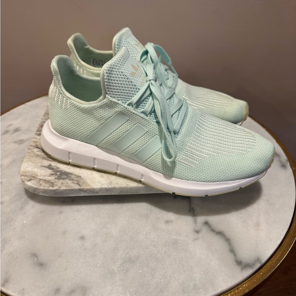 Adidas Swift Run Ice Mint Color
